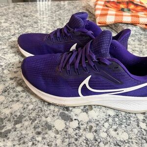 Nike Women's Purple Athletic Shoes
